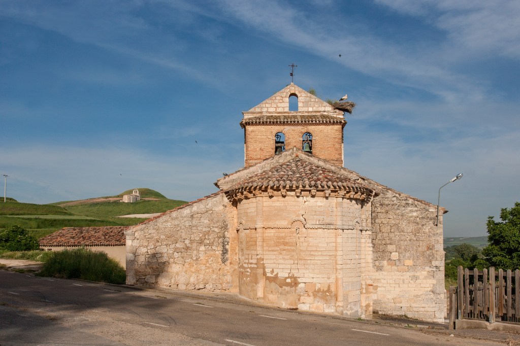 IGLESIA DE SAN ADRIÁN (VILLAVIEJA DE MUÑÓ)